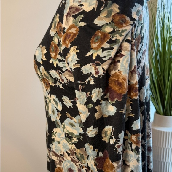 Karen Kane Black Floral Long Sleeve Dress - Picture 4 of 6